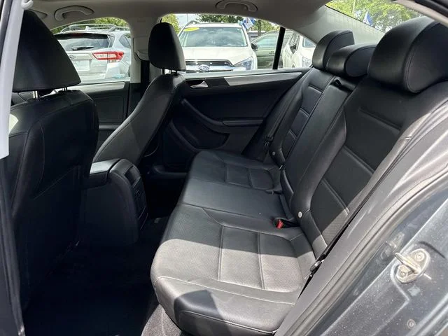 Used 2015 Gray Volkswagen 1.8T SE image 15
