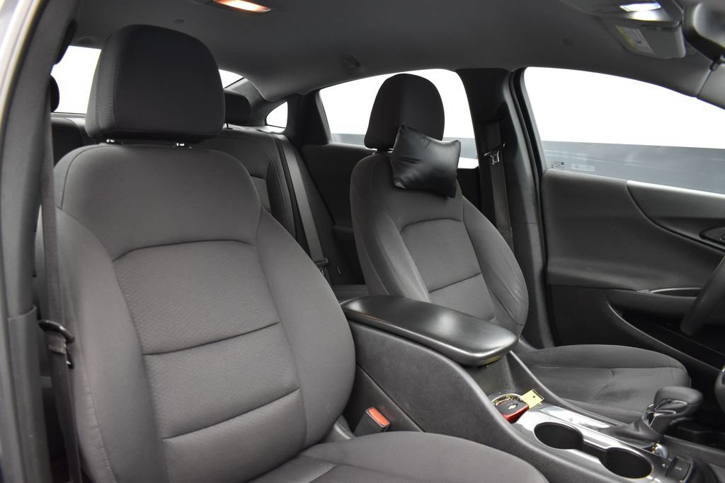 Used 2022 Gray Chevrolet LS image 17
