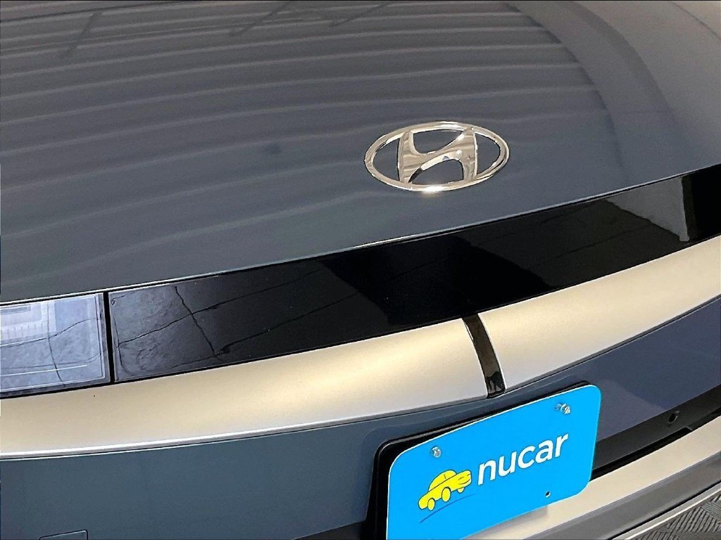 Used 2023 Green Hyundai SEL image 31