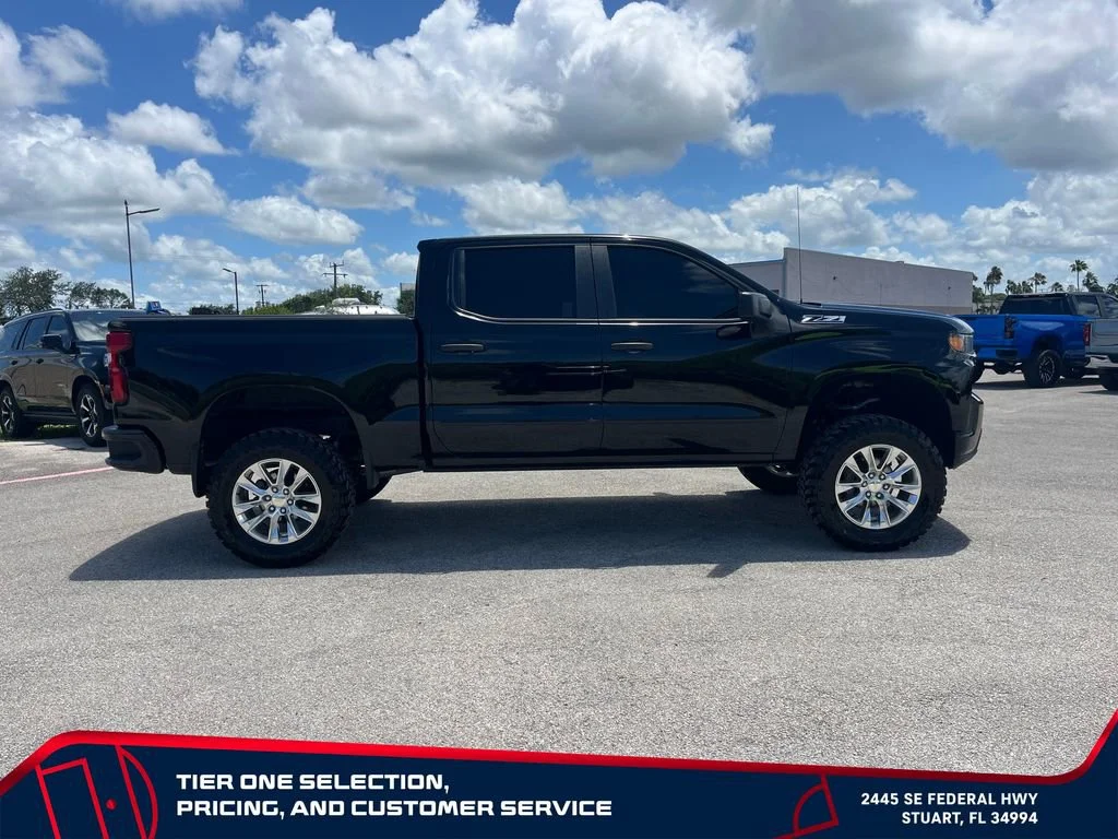 Used 2019 BLACK Chevrolet Custom Trail Boss image 4