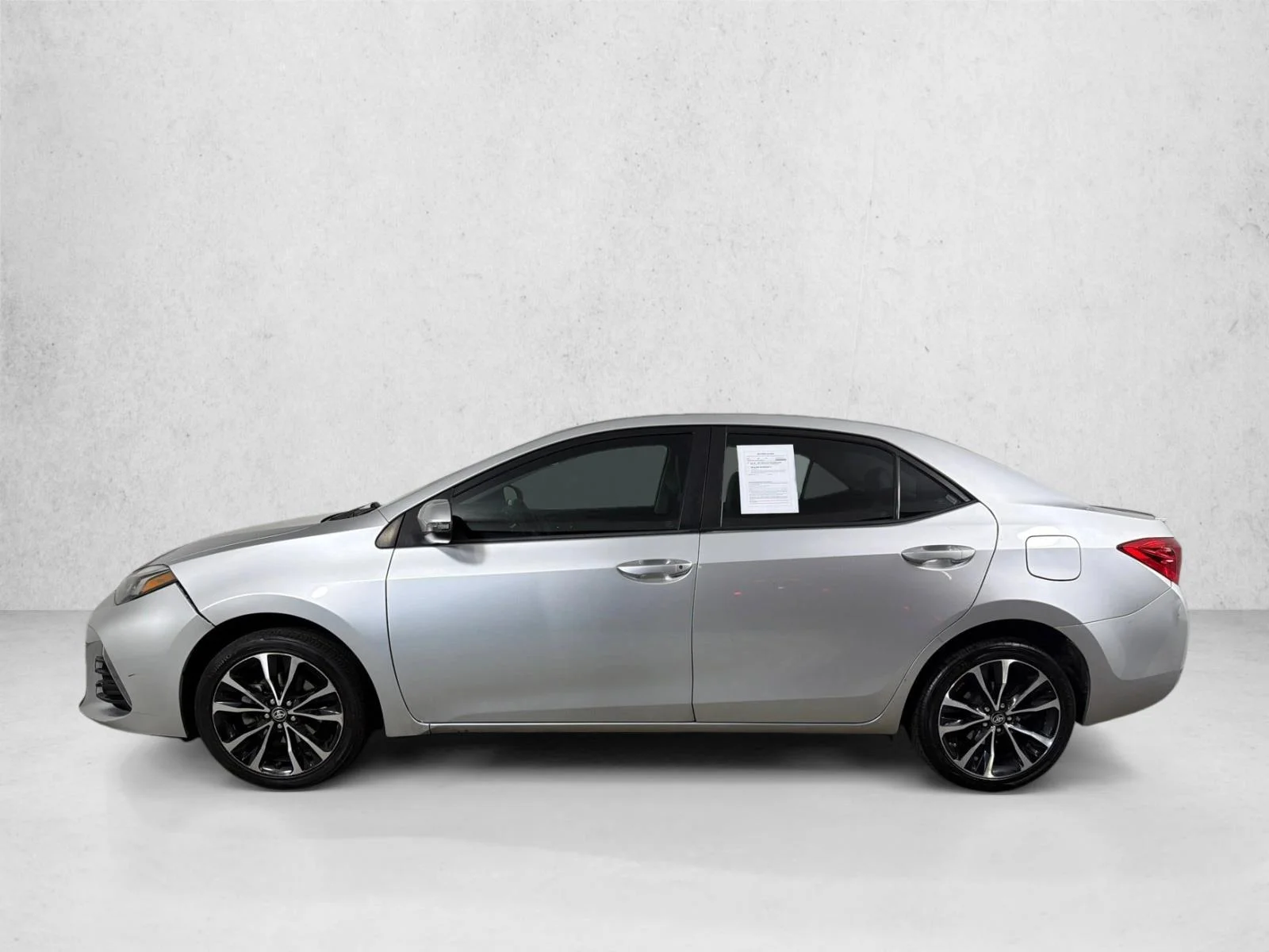 Used 2019 Classic Silver Metallic Toyota SE image 6