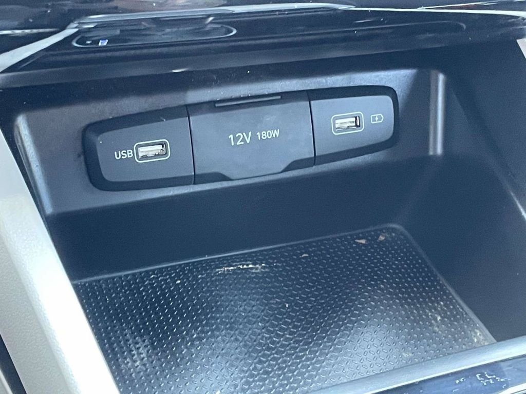 Used 2022 Gray Hyundai SE image 21