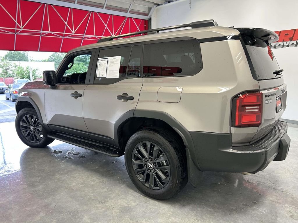 Used 2025  Toyota Premium image 6