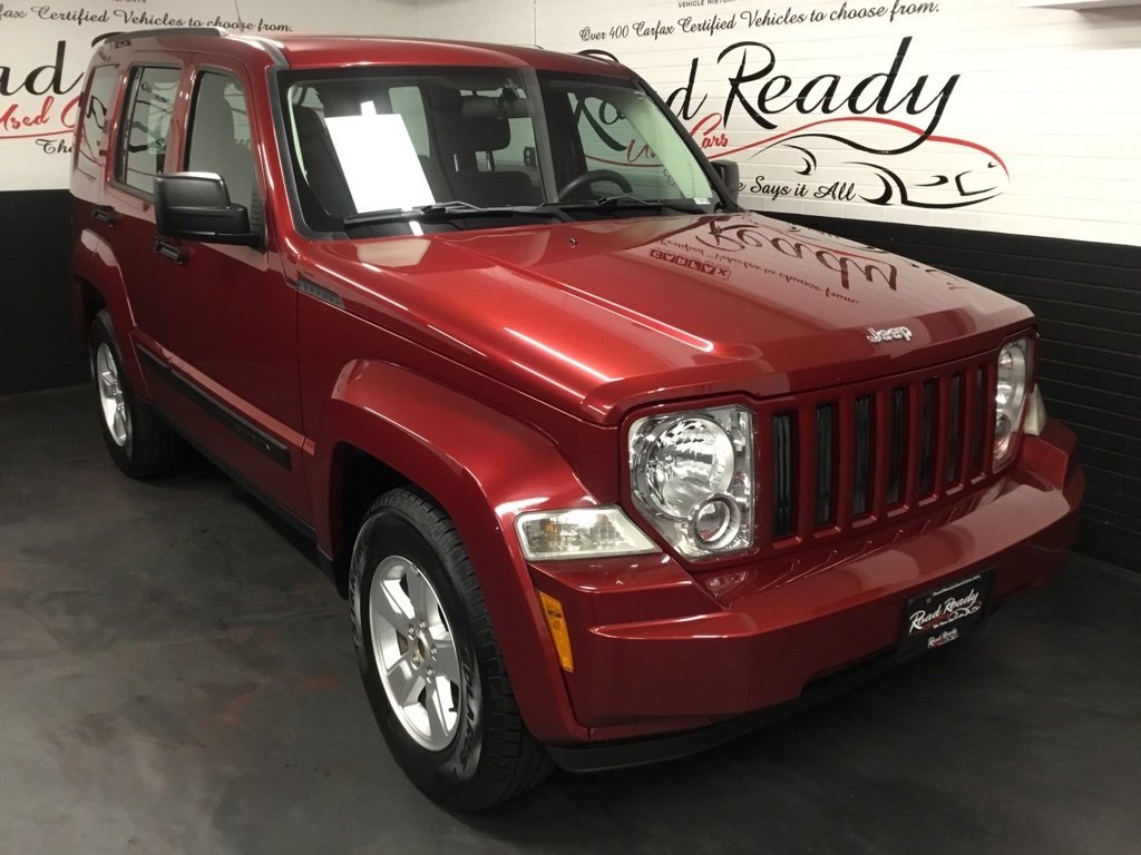 2011 Jeep Liberty Sport photo 2