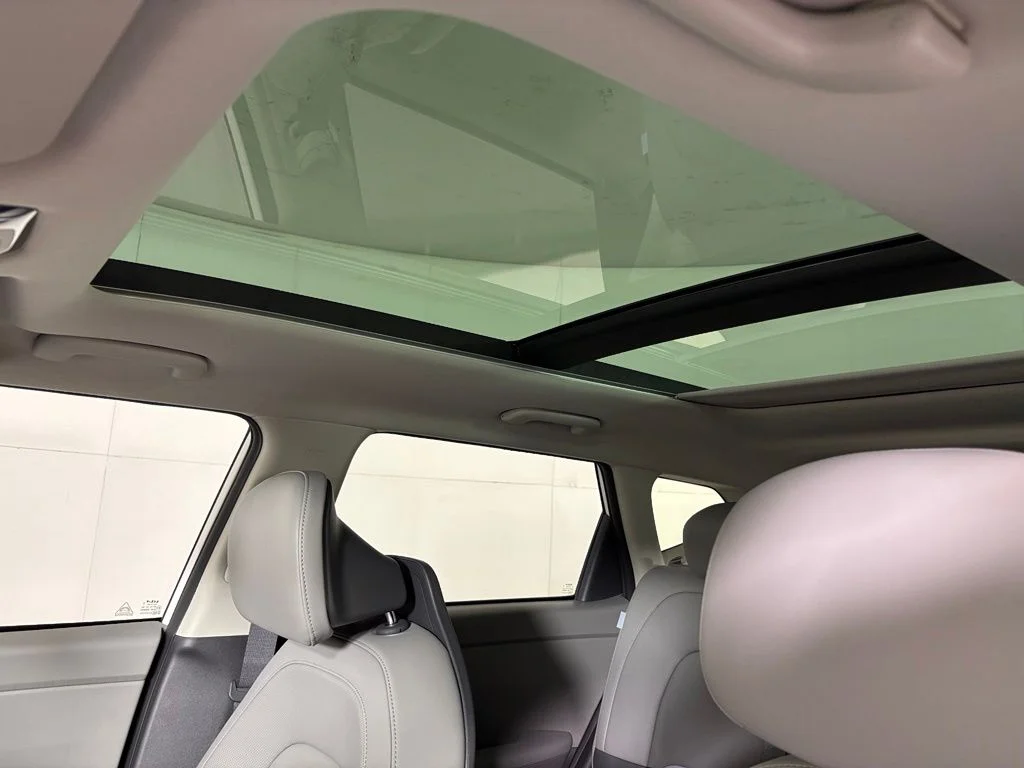 New 2027 Snow White Pearl Kia EX image 18