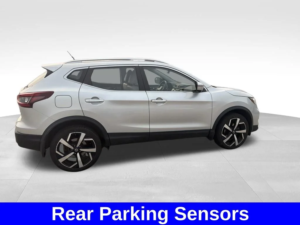 Used 2020 Silver Nissan SL image 8