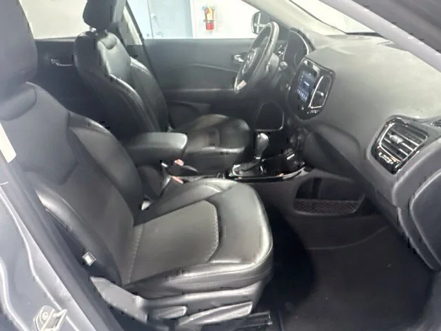 Used 2020 Silver Jeep Latitude image 23