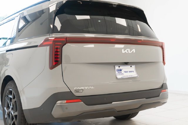 Used 2025 White Kia SX Prestige image 39