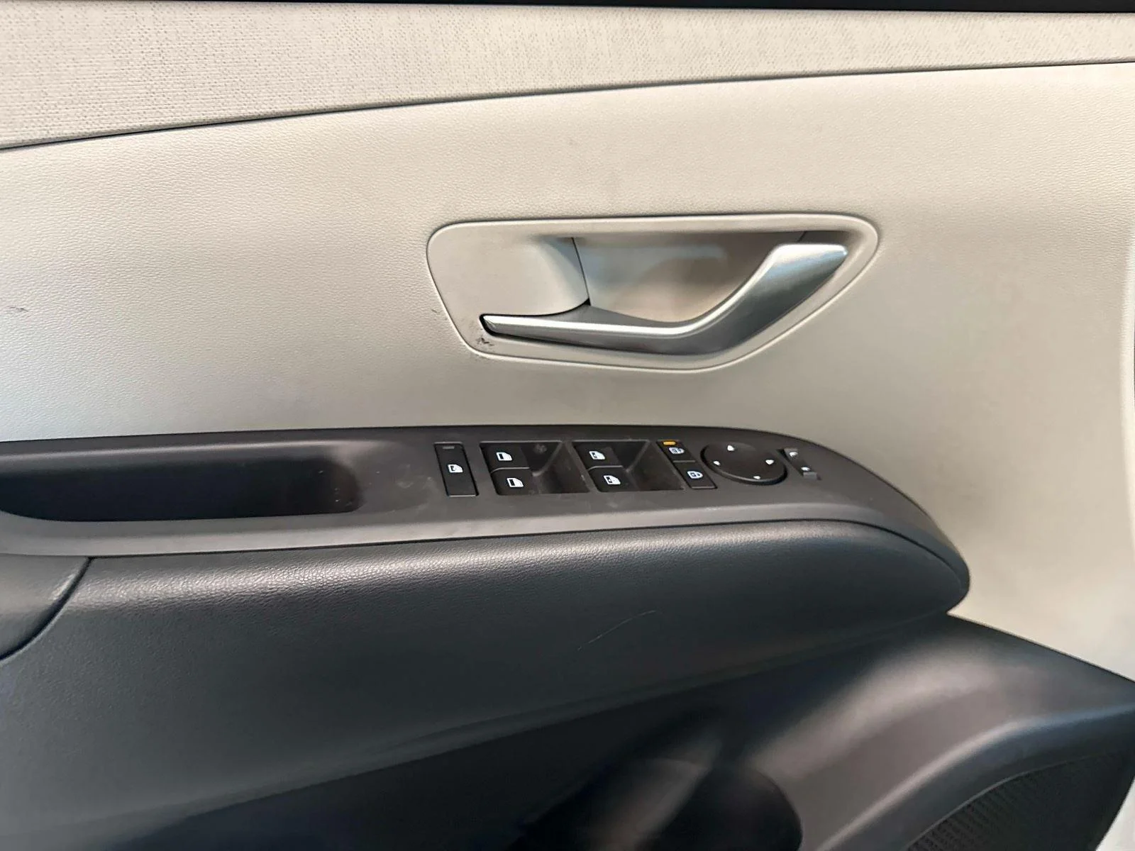 New 2025 Creamy White Pearl Hyundai SEL image 18