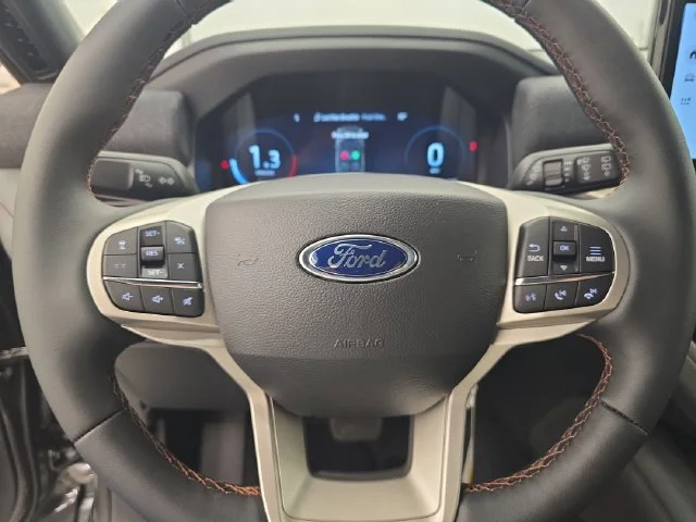 New 2027 Carbonized Gray Metallic Ford Active image 35