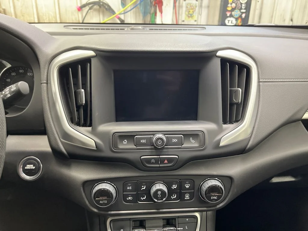 Used 2024 White GMC SLE image 19