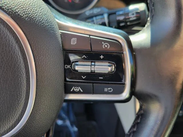 Used 2022  Kia LX image 27