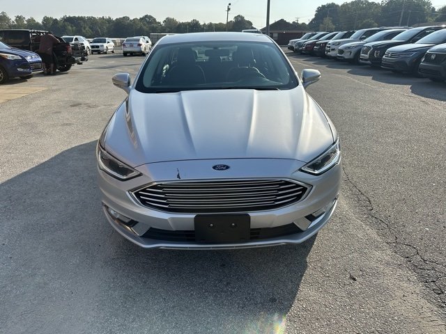 2017 Ford Fusion SE photo 2