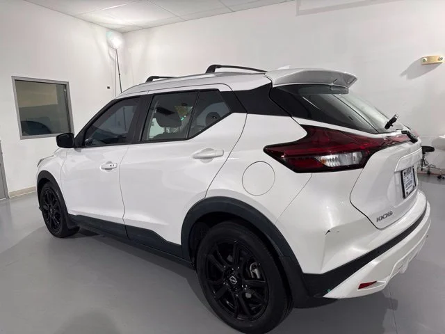 Used 2023 White Nissan SV image 5