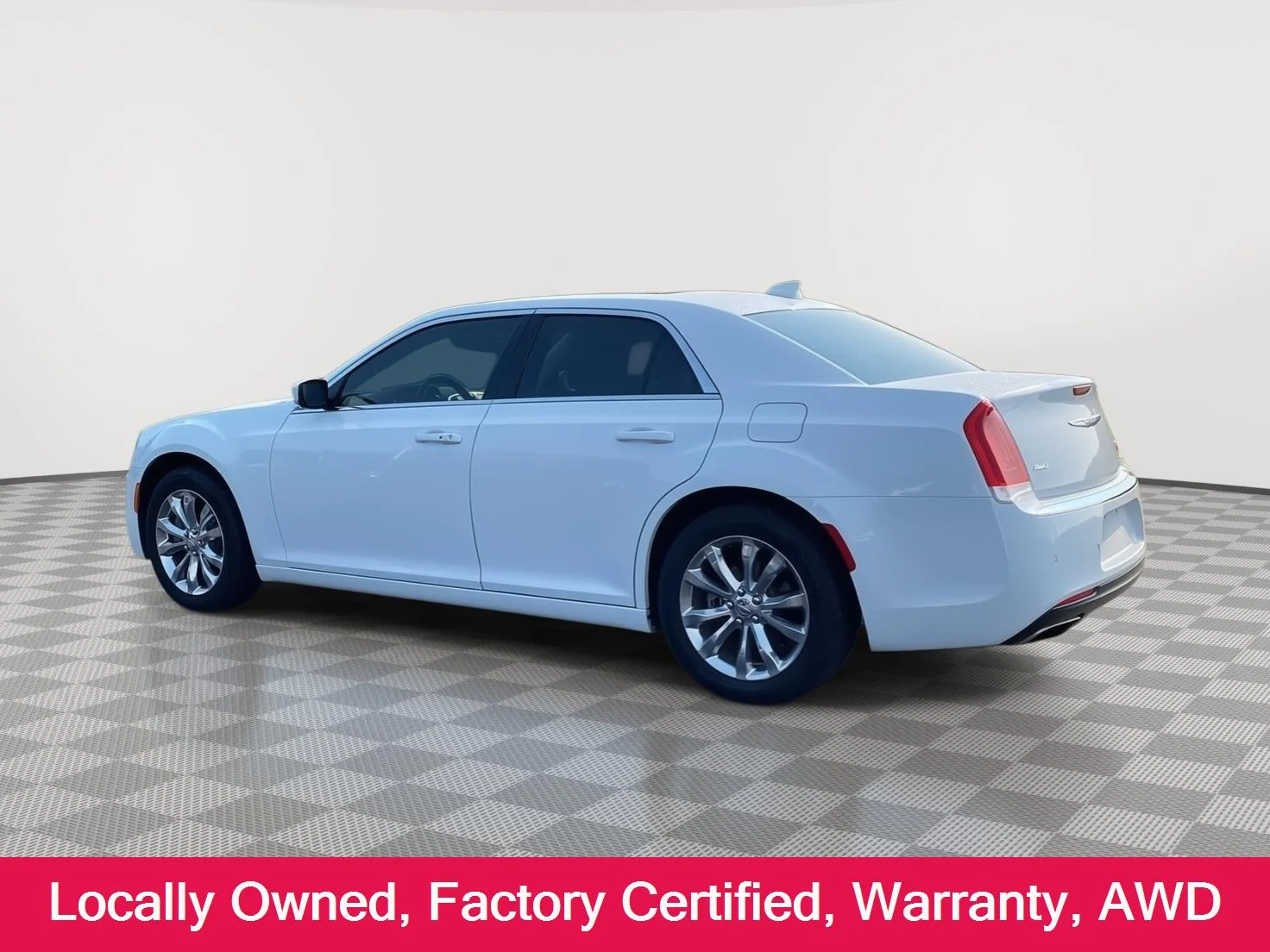 Used 2021 Bright White Clearcoat Chrysler Touring L image 1