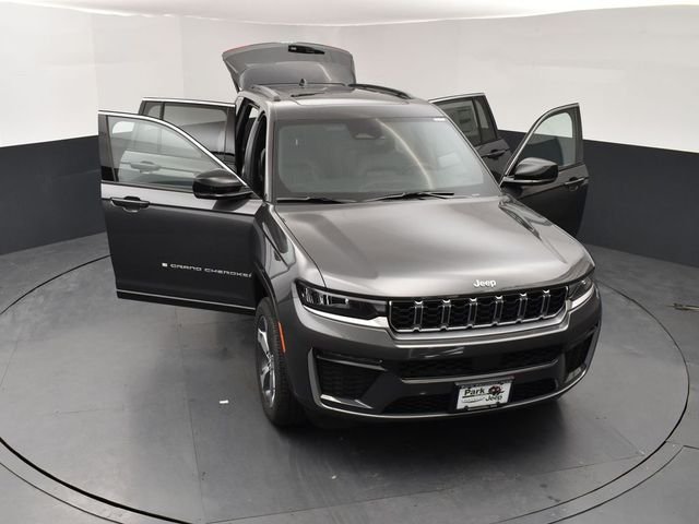 New 2026 Baltic Gray Metallic Clear-Coat Exterior Paint Jeep Limited image 25