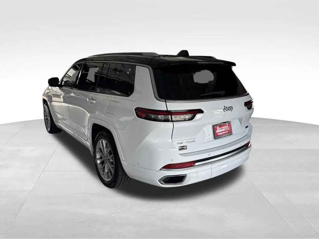 Used 2023 White Jeep Summit image 3