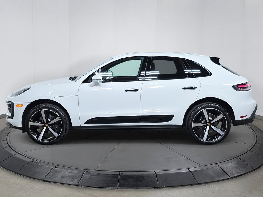 2025 Porsche Macan Base - Photo 2