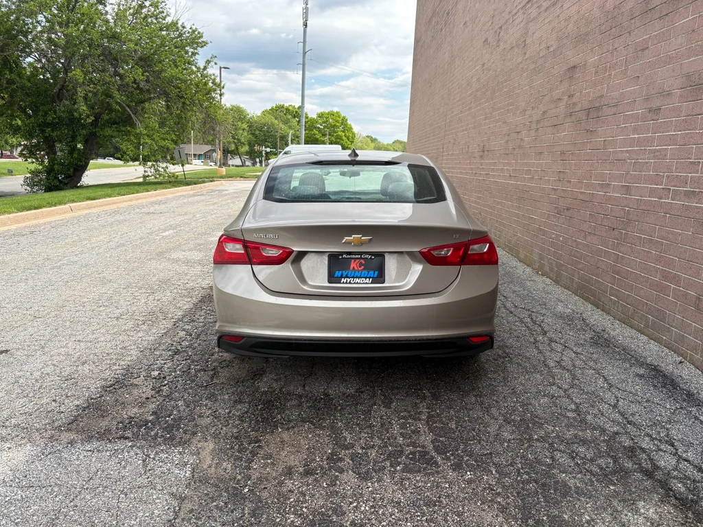 Used 2023 Gray Metallic Chevrolet LT image 4