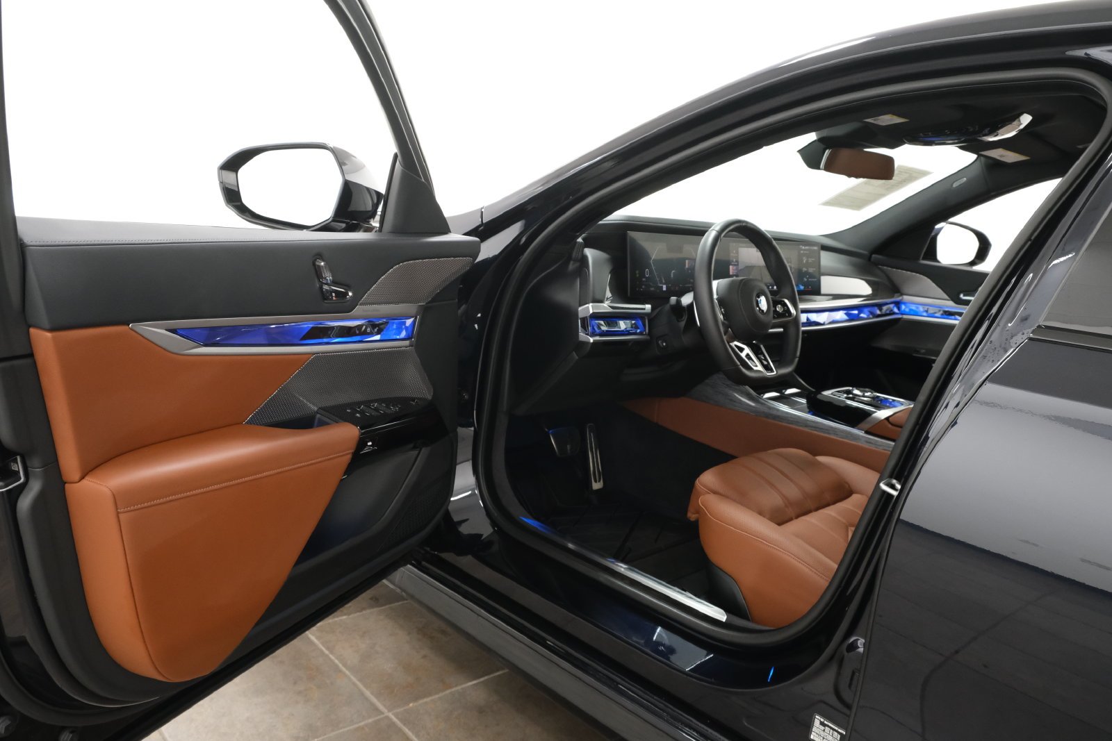 2025 BMW 7 Series 760i - Photo 24