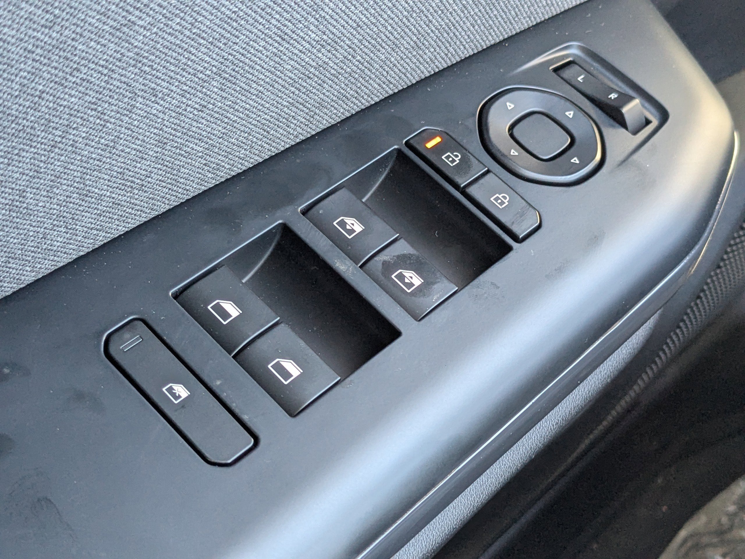 New 2025 Snow White Pearl Kia EX image 29