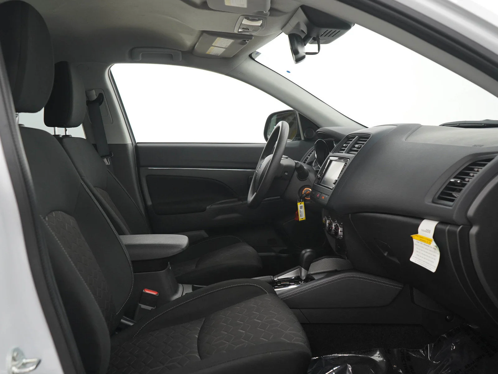 Used 2025 White Mitsubishi S image 11