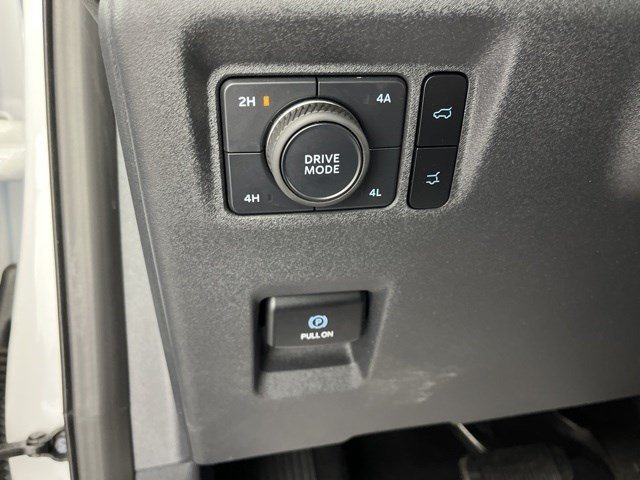 Certified Used 2025 Oxford White Ford Platinum image 24