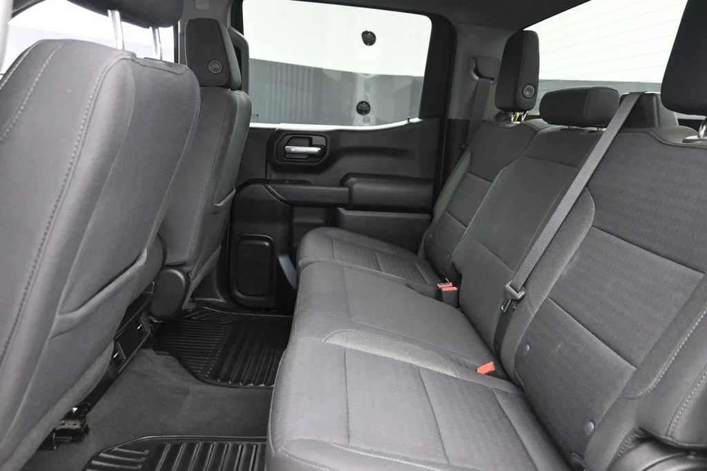 Used 2023 White Chevrolet Custom image 11