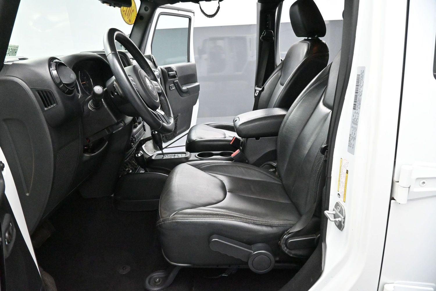 Used 2015 Bright White Clearcoat Jeep Altitude image 12