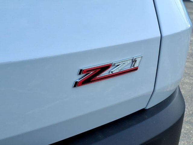 New 2027 Polar White Tricoat Chevrolet Z71 image 21