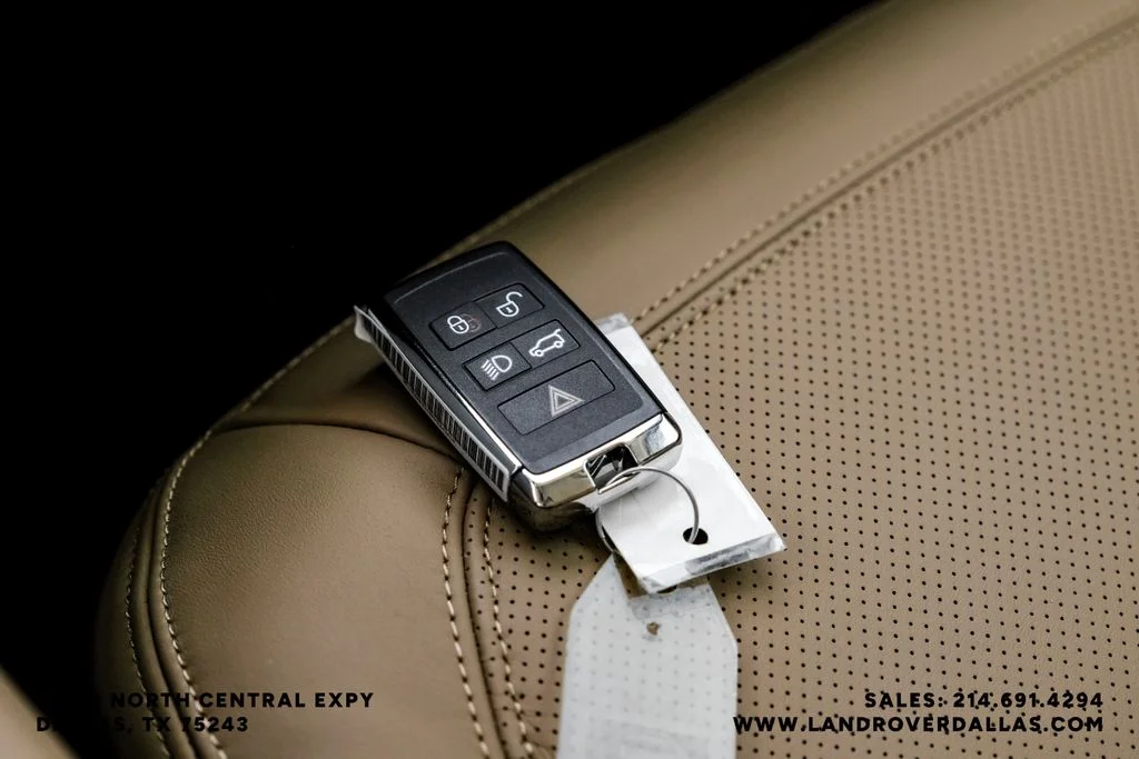 New 2026 Fuji White Land Rover S image 41