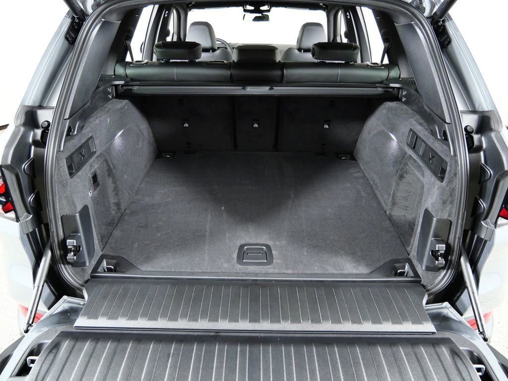 Certified Used 2026 Skyscraper Grey Metallic BMW xDrive40i image 34