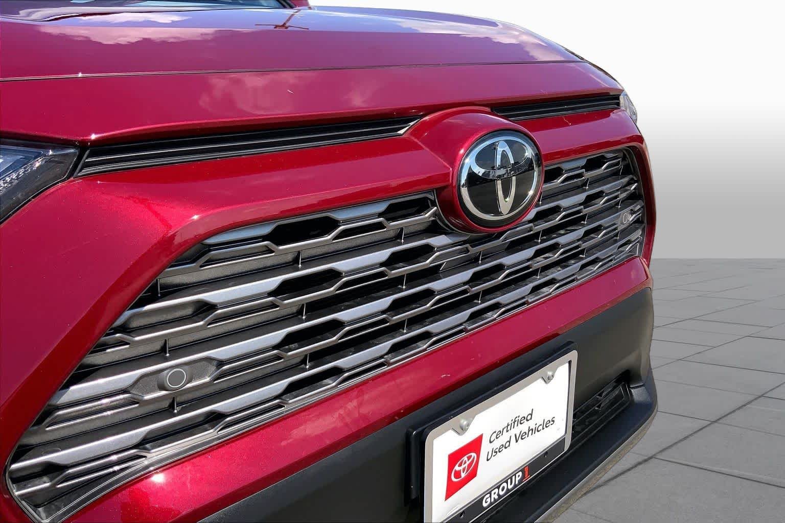 Used 2025 Ruby Flare Pearl Toyota Hybrid Limited image 29