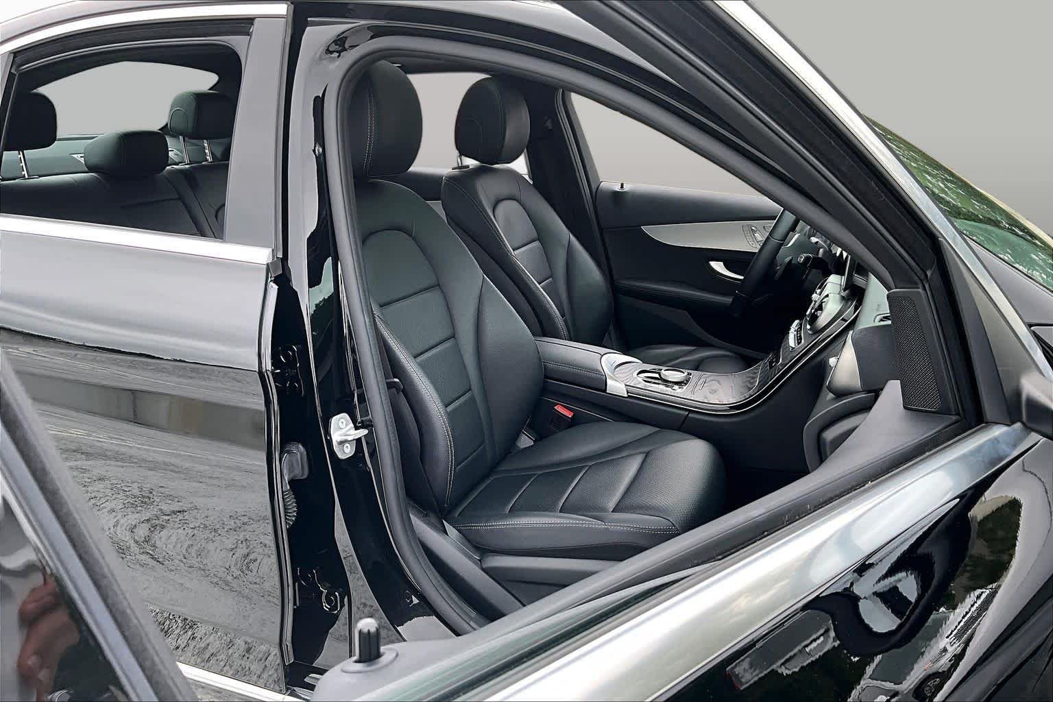 Used 2021 Obsidian Black Metallic Mercedes-Benz C 300 image 9