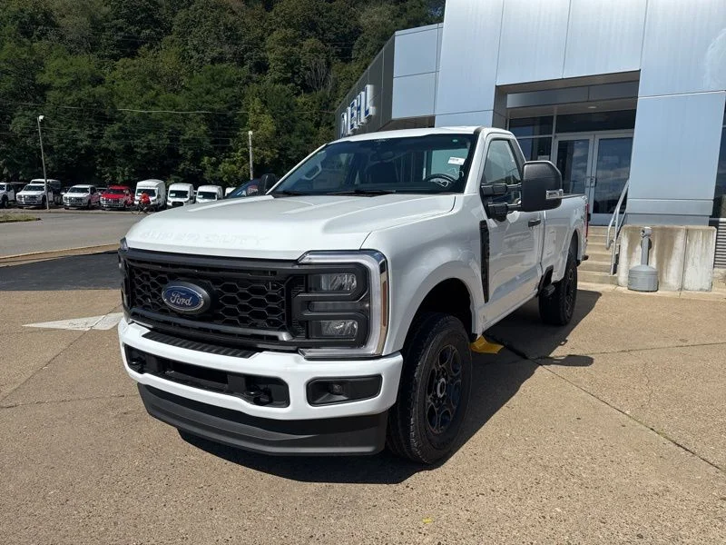 New 2025 Oxford White Ford F-350® XL image 3