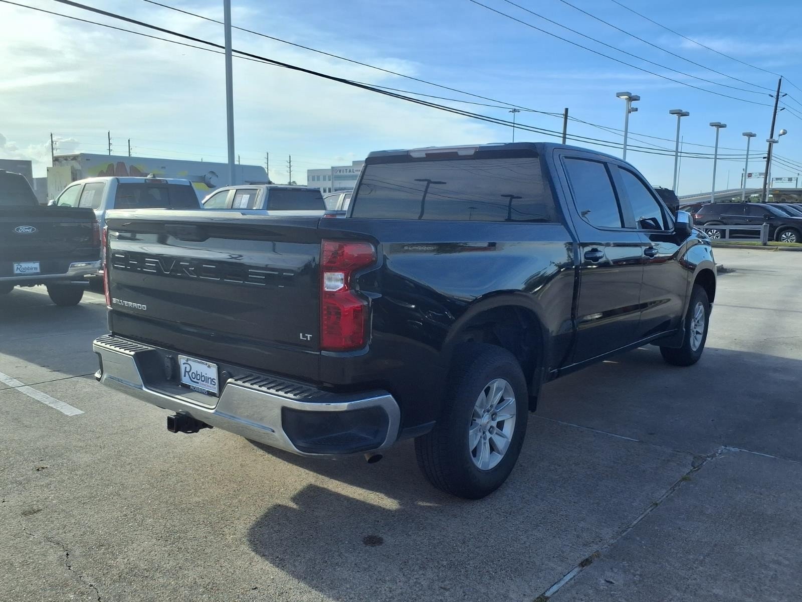 2025 Chevrolet Silverado 1500 photo 2 of 25