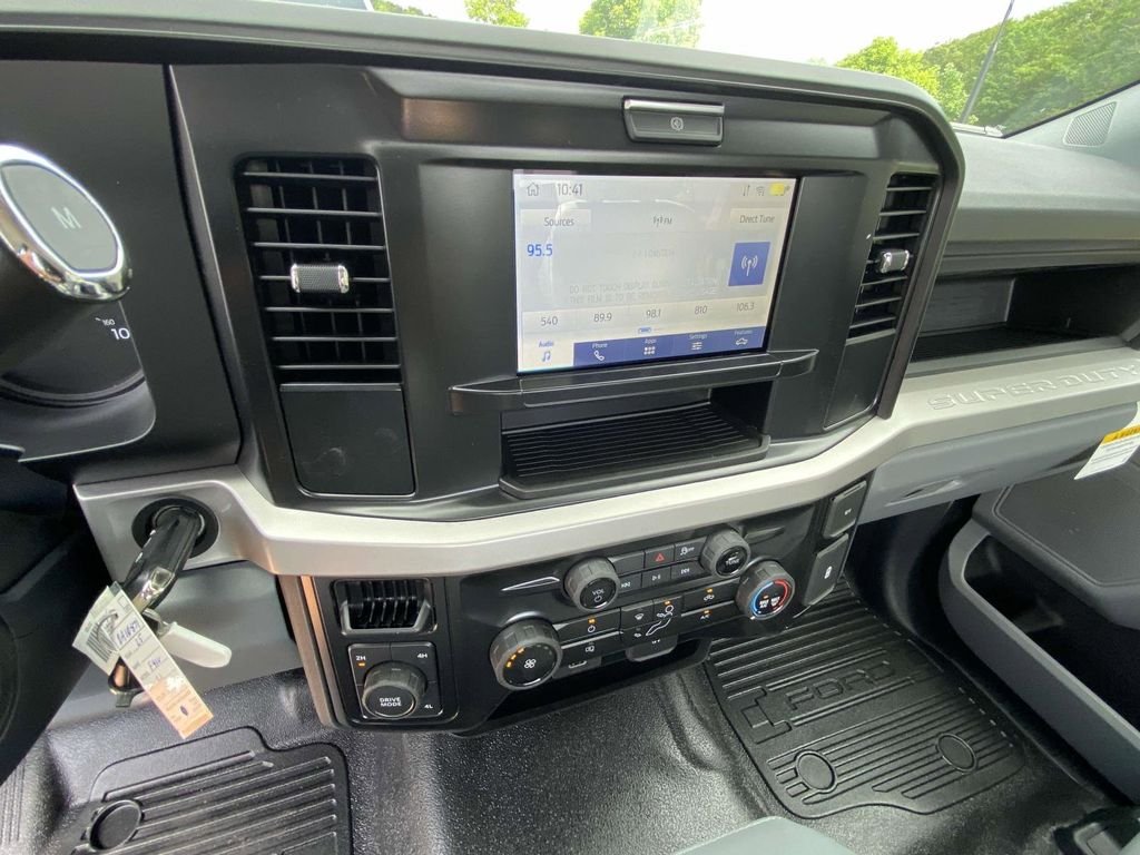 2025 Ford F-450 Super Duty Chassis Cab XL - Photo 11