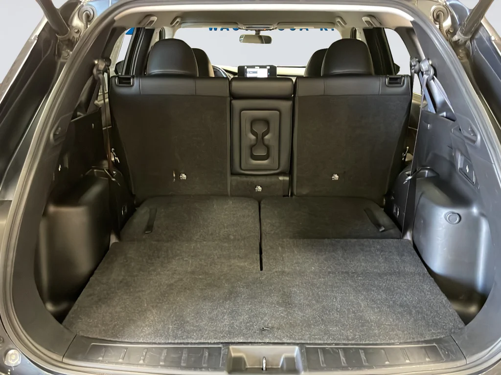 Used 2024 Gray Mitsubishi SE image 35