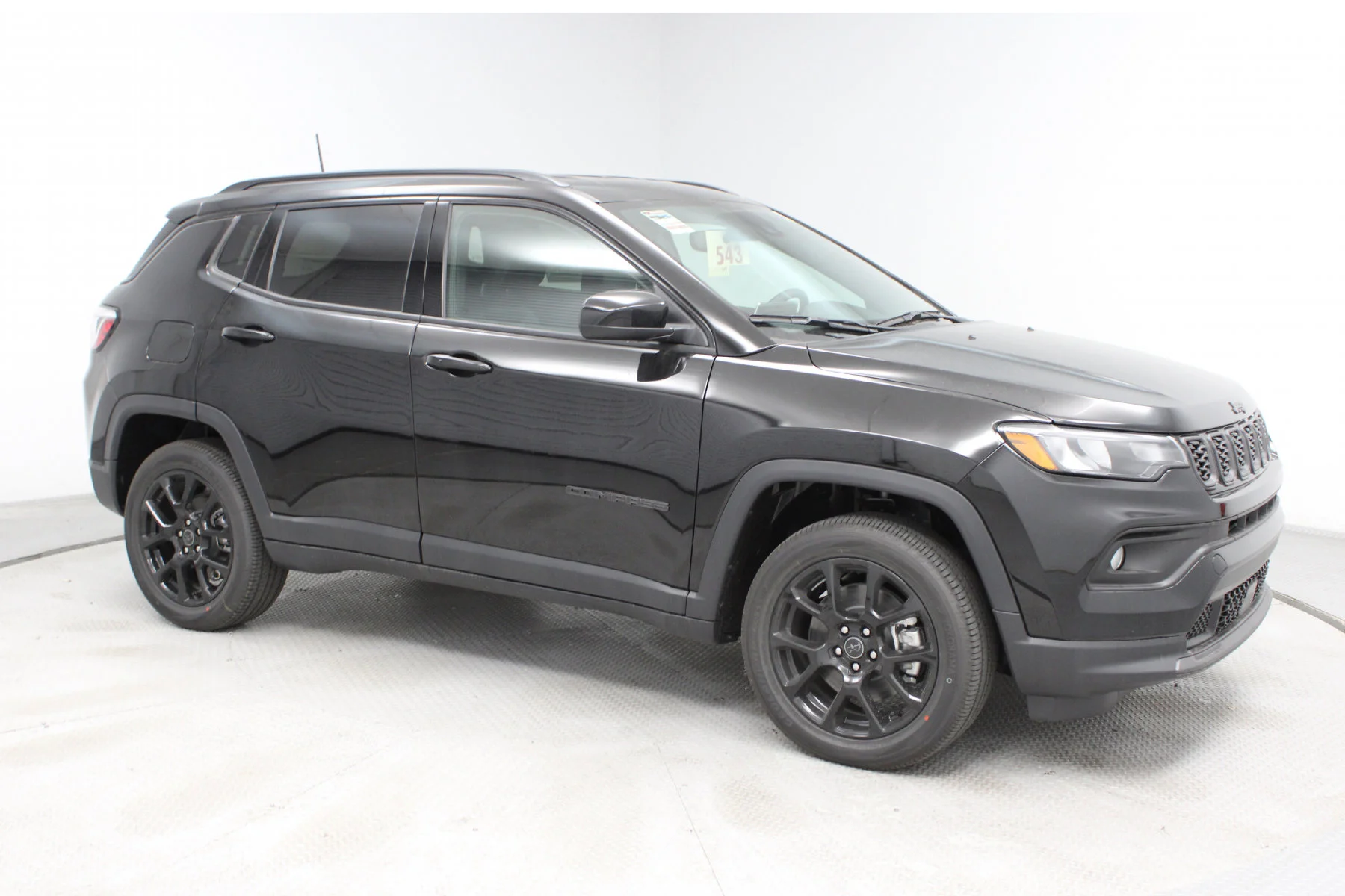 New 2026 Diamond Black Crystal Pearl-Coat Exterior Paint Jeep Latitude Altitude 4x4 image 31