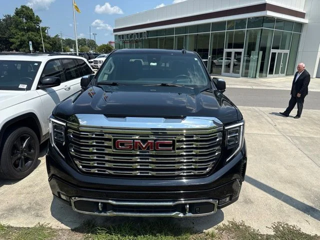 Used 2024 Black GMC Denali image 5