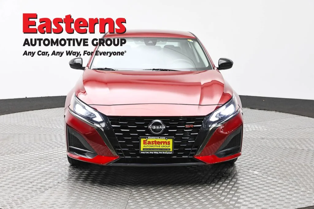 Used 2023 Red Nissan 2.5 SR image 2