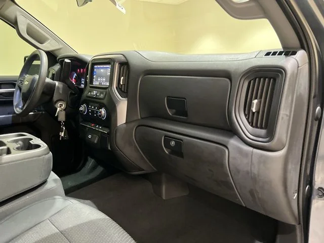 Used 2019 Gray Chevrolet Custom image 23