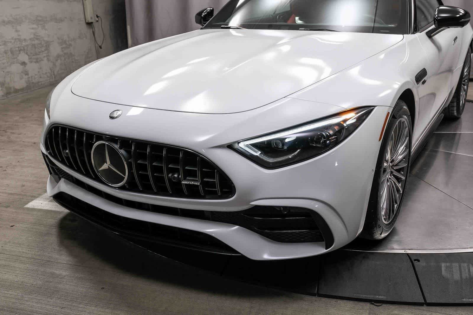 Certified Used 2023 MANUFAKTUR Moonlight White Metallic Mercedes-Benz AMG® SL 43 image 11