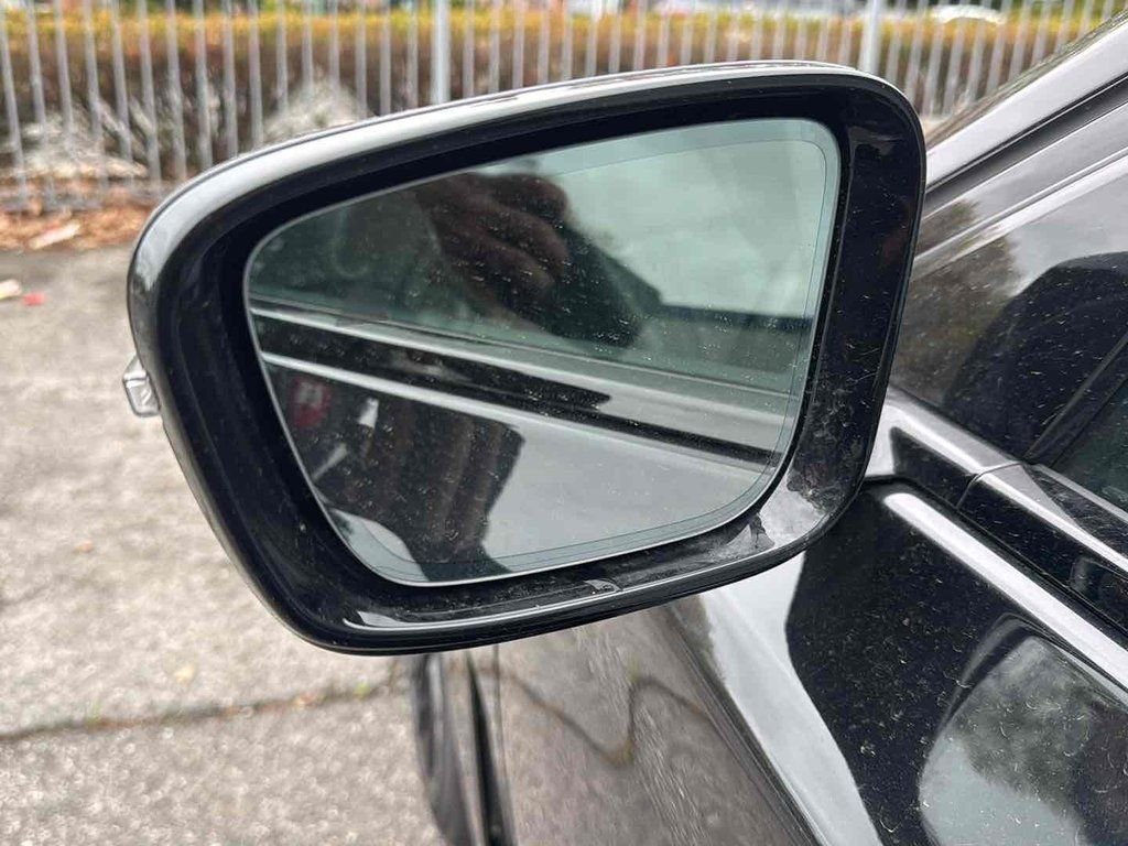 Used 2022 Black BMW 740i image 30