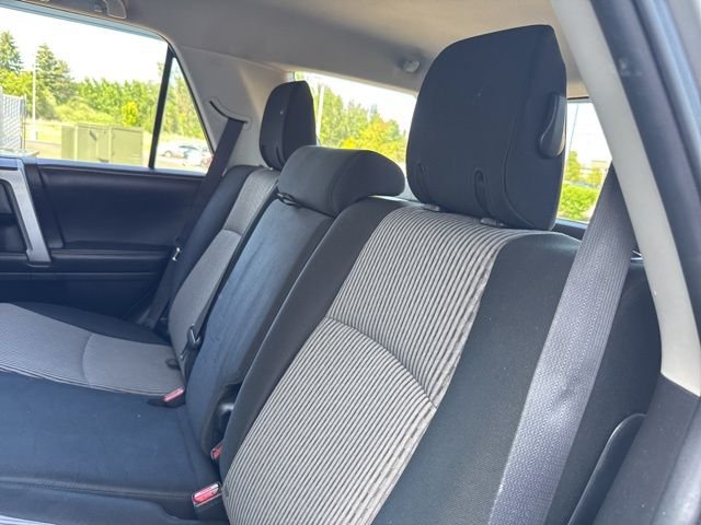 Used 2016 Classic Silver Metallic Toyota SR5 4X4 image 22