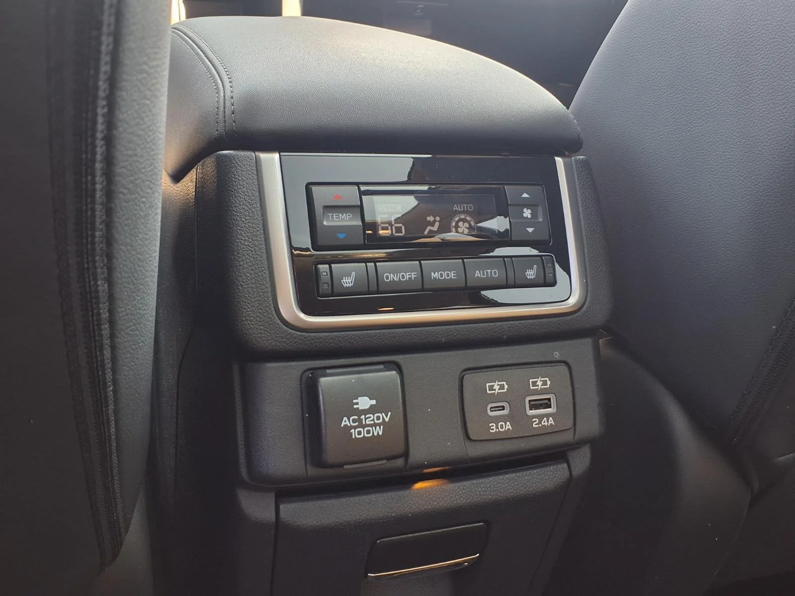 Used 2025 Crystal White Pearl Subaru Onyx Edition Touring image 26