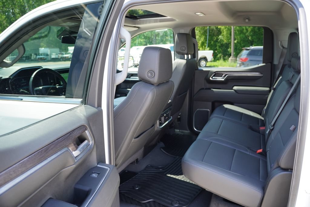 2024 Chevrolet Silverado 1500 LTZ - Photo 17