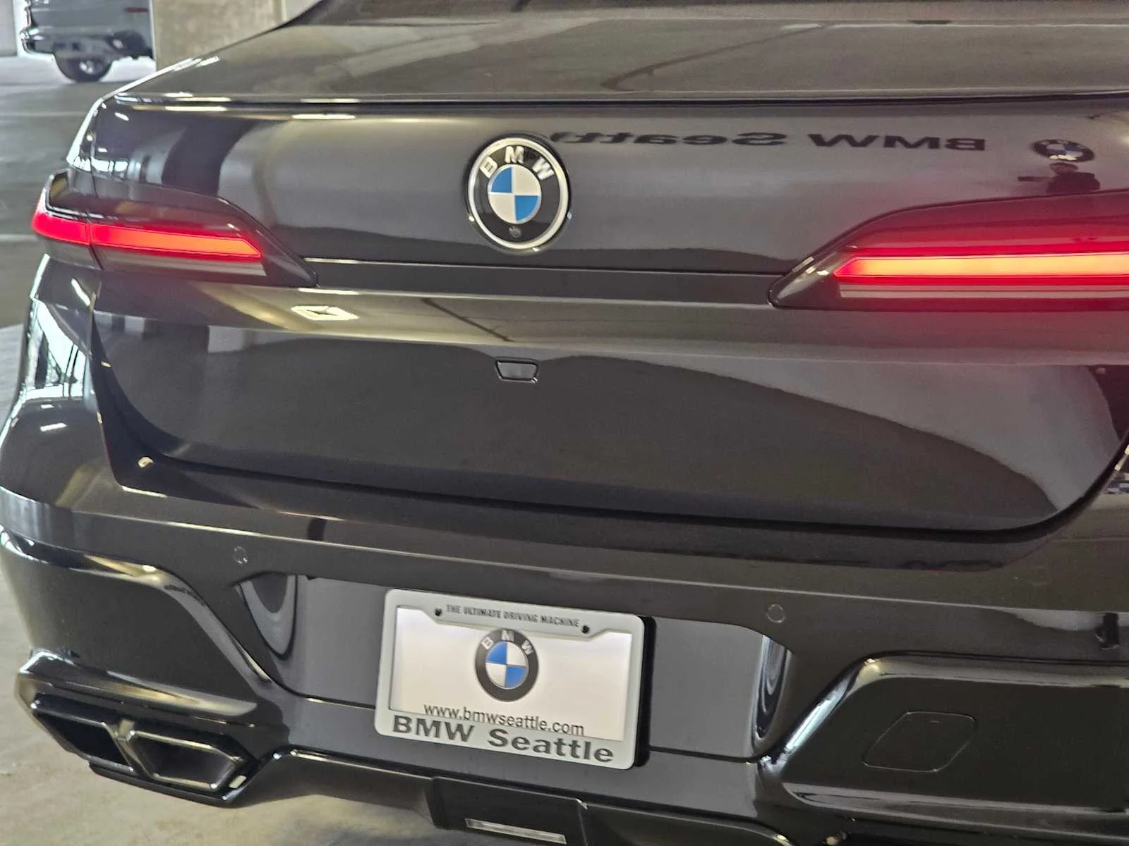 Used 2025 Black Sapphire Metallic BMW 760i xDrive image 7
