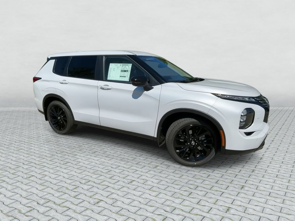 New 2026 White Nissan SL image 2