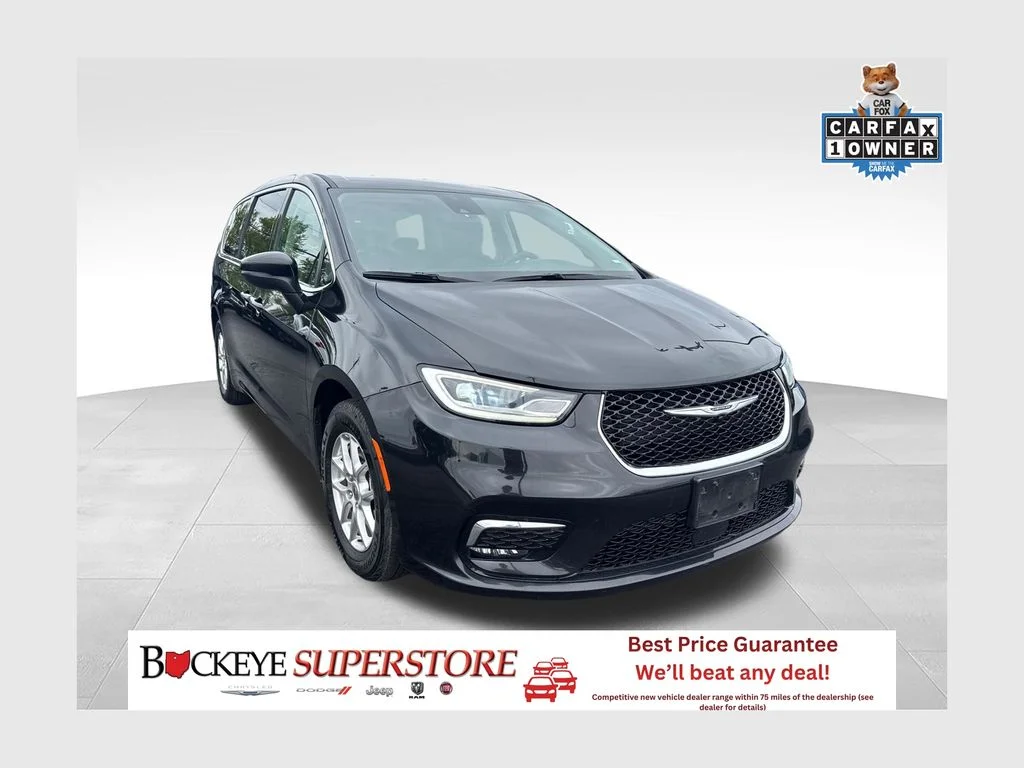 2023 Chrysler Pacifica Touring L's photo